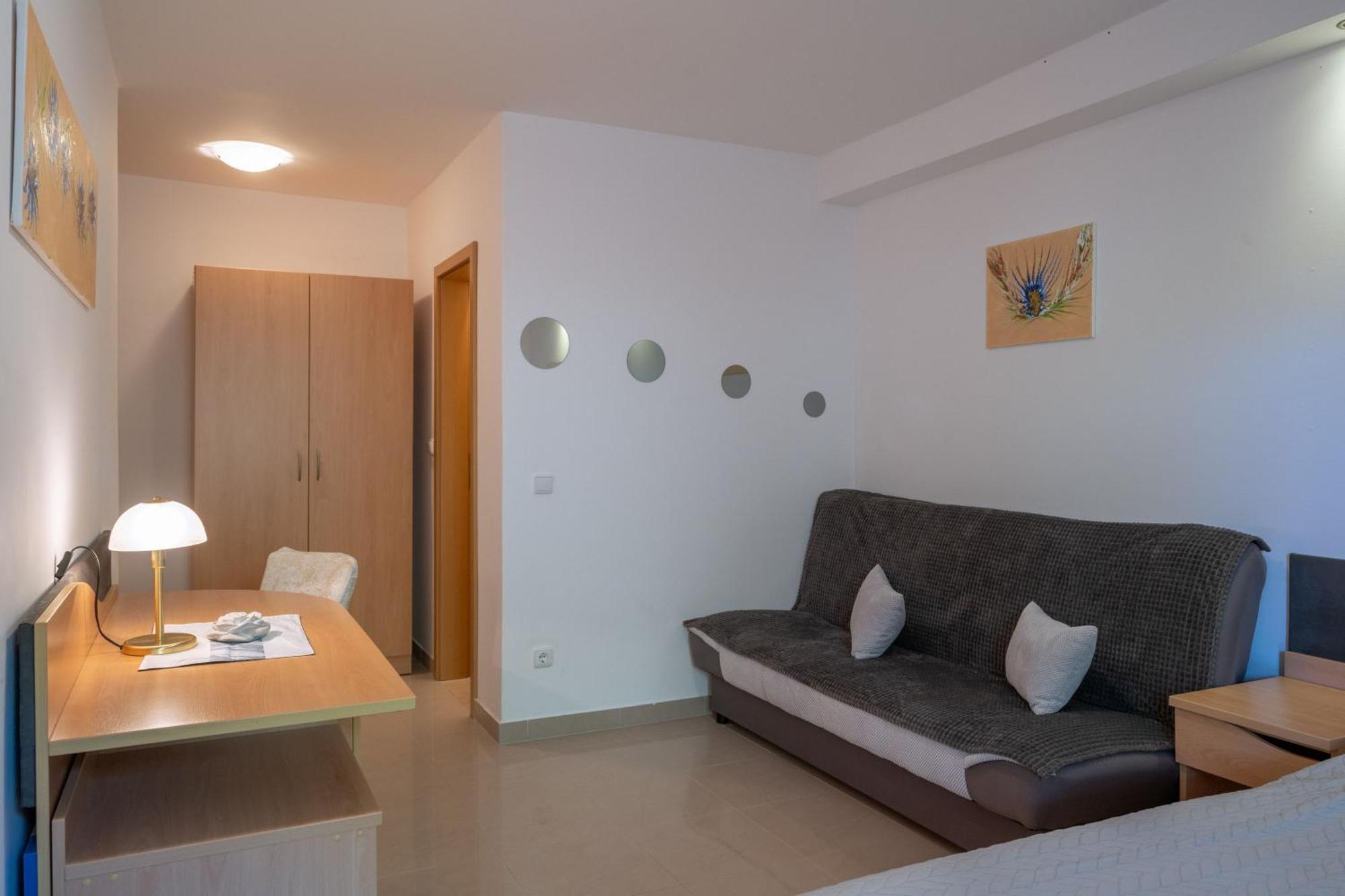 Apartmani Marelic - Sun Beach Zavalatica Exterior photo