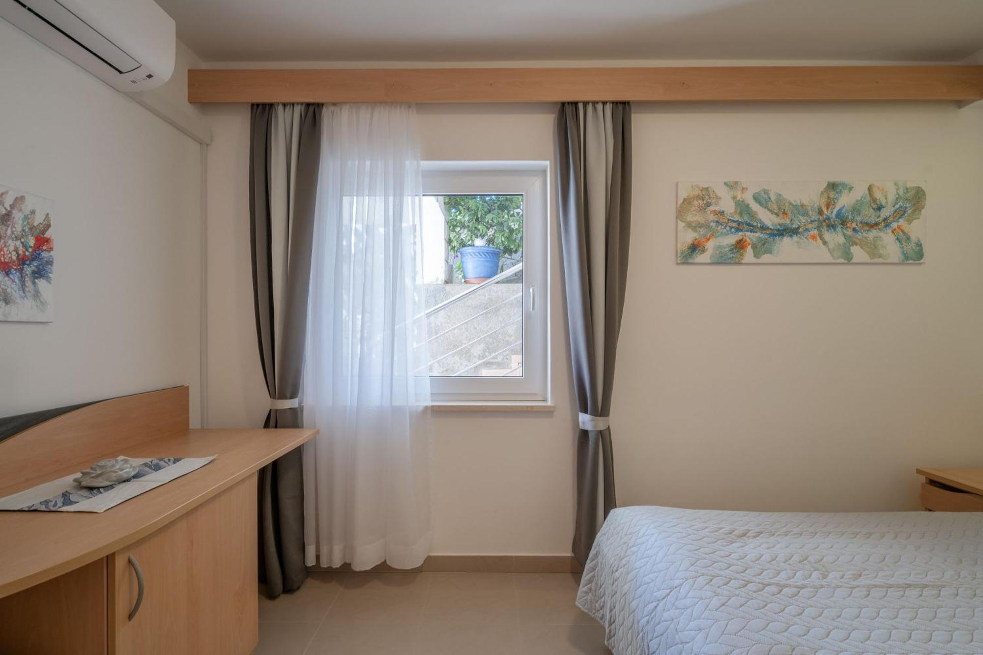 Apartmani Marelic - Sun Beach Zavalatica Exterior photo